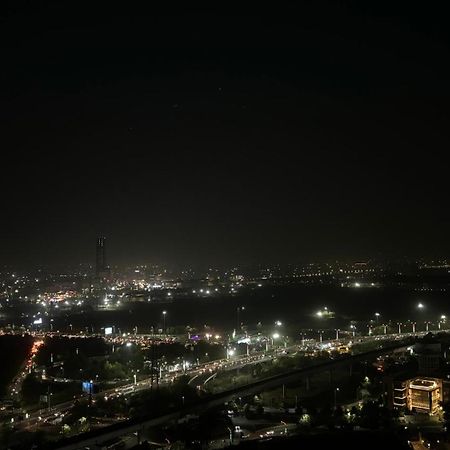 Countryside Luxury Suites - Supernova Noida New Delhi Extérieur photo