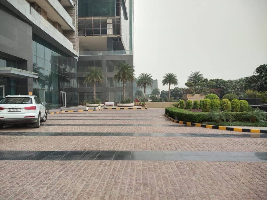 Countryside Luxury Suites - Supernova Noida New Delhi Extérieur photo
